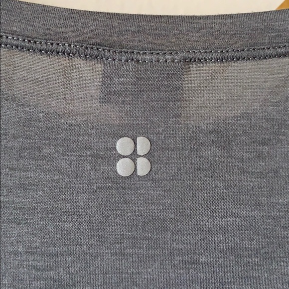 ✨Sweaty Betty T Shirt✨ - Picture 3 of 5